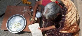 old-woman-bahubali-devotion1